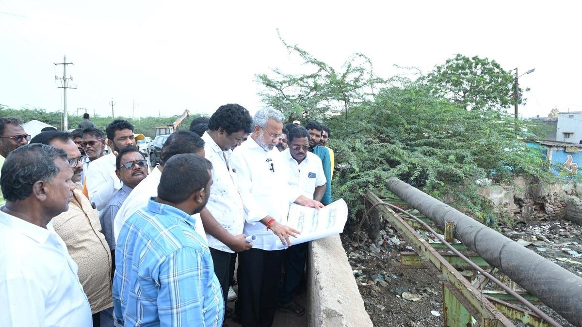 New bridge to be built at Kumbabhishekam fish landing point in Kakinada