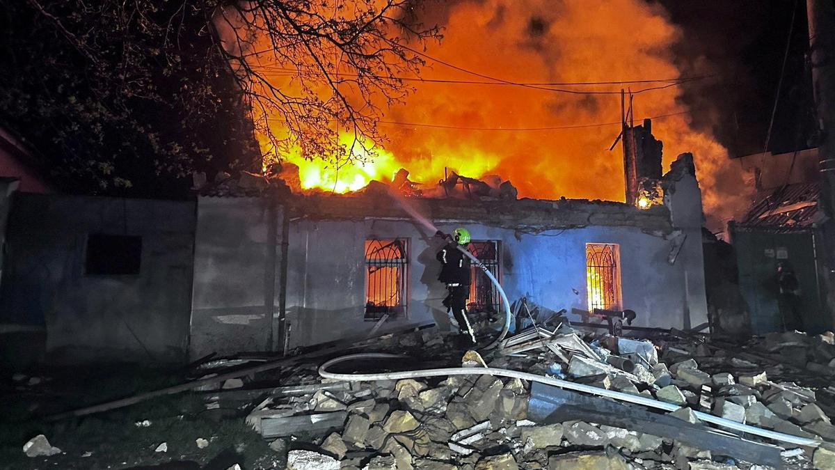 Ukraine, Russia accuse each other of Easter truce violations