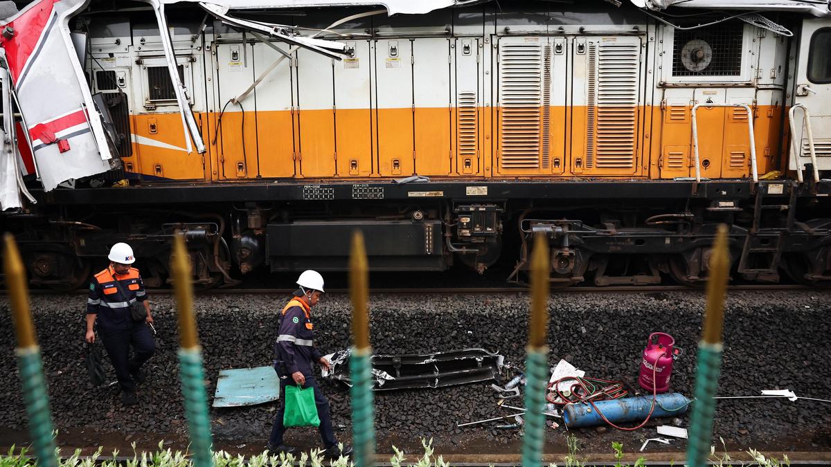 Indonesia train crash toll rises to 7, rescuers work to remove trapped passengers