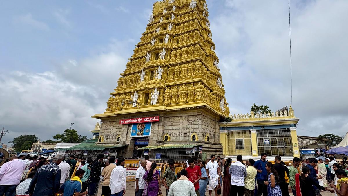 Karnataka High Court halts all construction activity at Chamundeshwari Temple premises; pulls up Mysuru Deputy Commissioner for defying its earlier orders