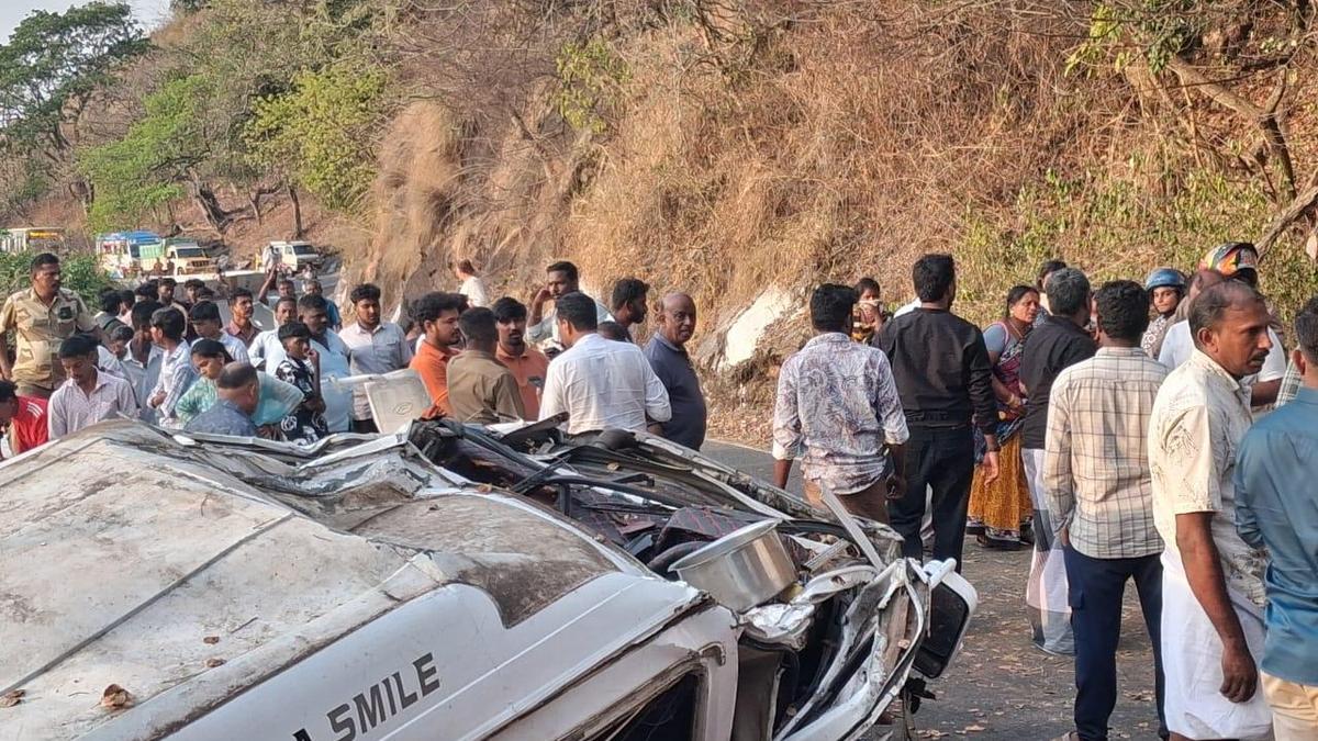Nine people dead as van carrying Malappuram school teachers plunges off Valparai cliff in Tamil Nadu