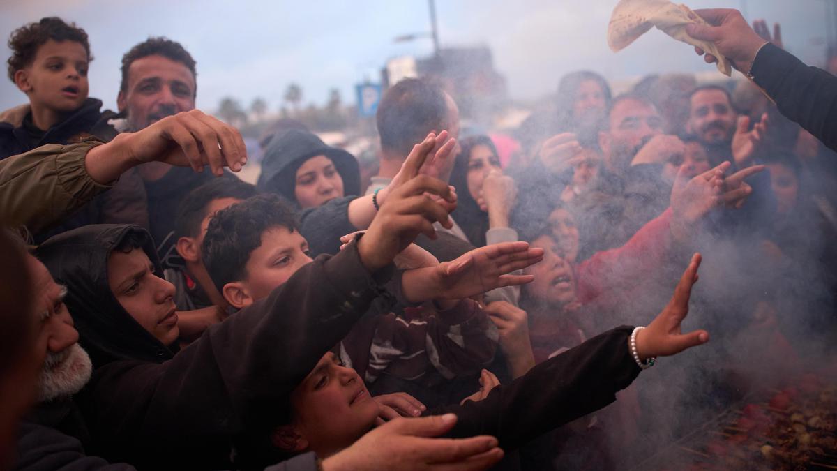 U.S., Iran prepare for ceasefire talks as Netanyahu authorises negotiations with Lebanon