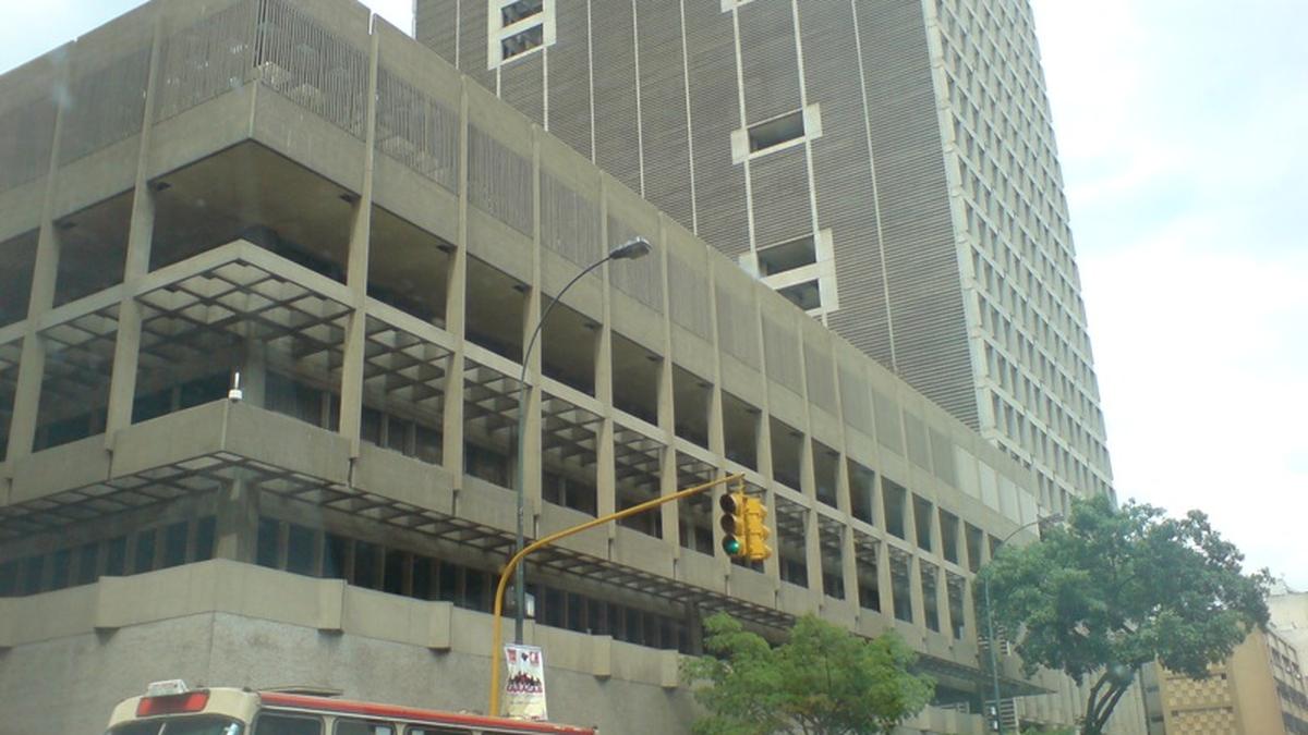 U.S. eases sanctions on Venezuela central bank