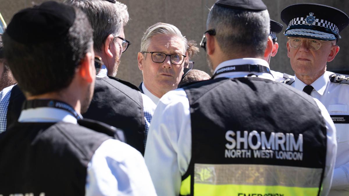 U.K. calls antisemitism an emergency as police investigate stabbing attack on 2 Jewish men