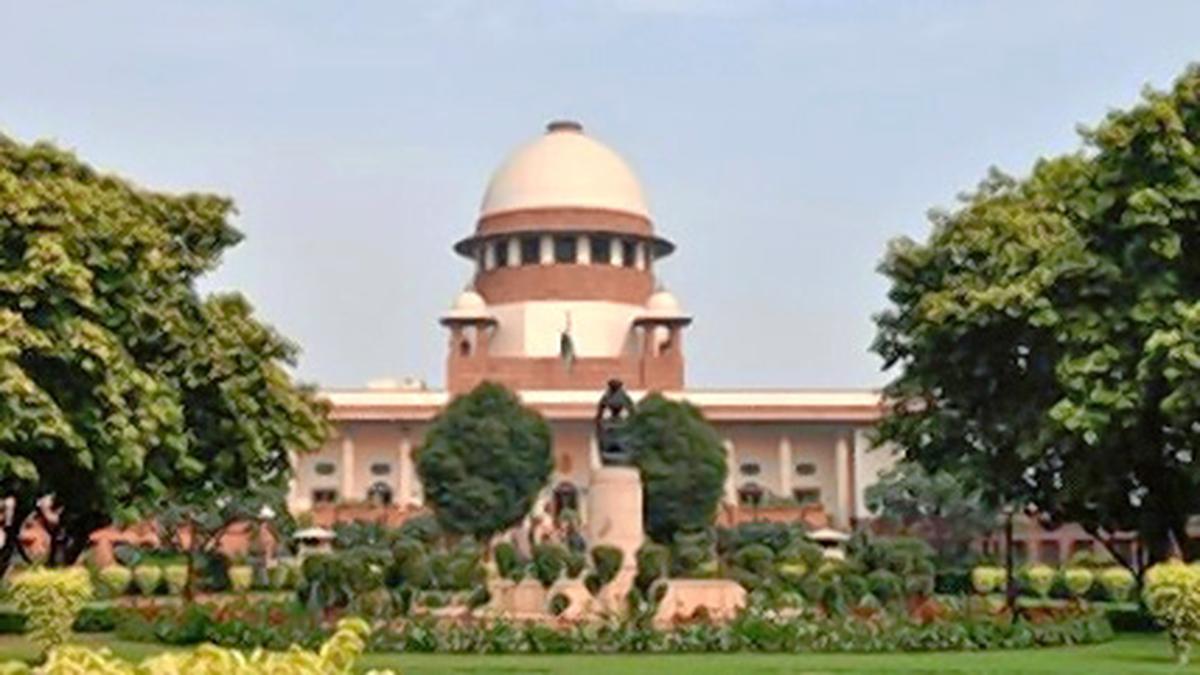 Supreme Court takes suo motu note of assault on woman advocate, issues directions