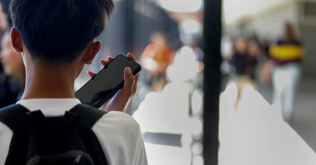 Opinion | Facing the Reality of Cellphones in School