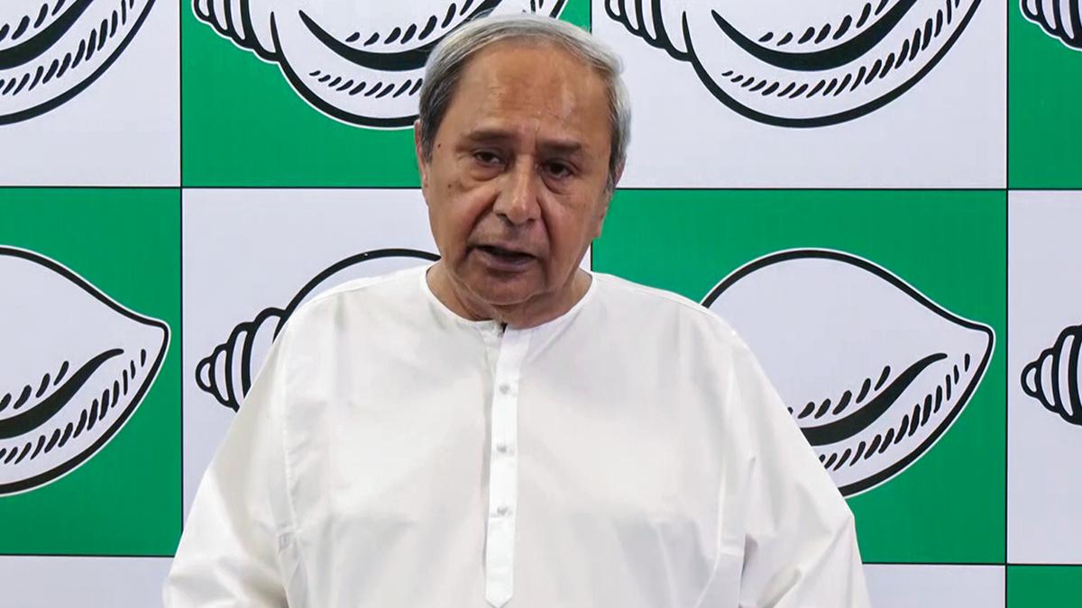 Patnaik seeks ‘humane banking administration’ after tribal man carries sister’s skeleton to bank