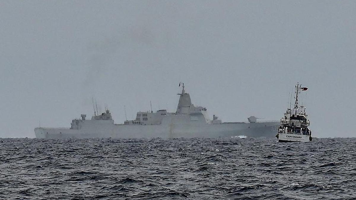 Philippines warns Chinese research ship in disputed waters
