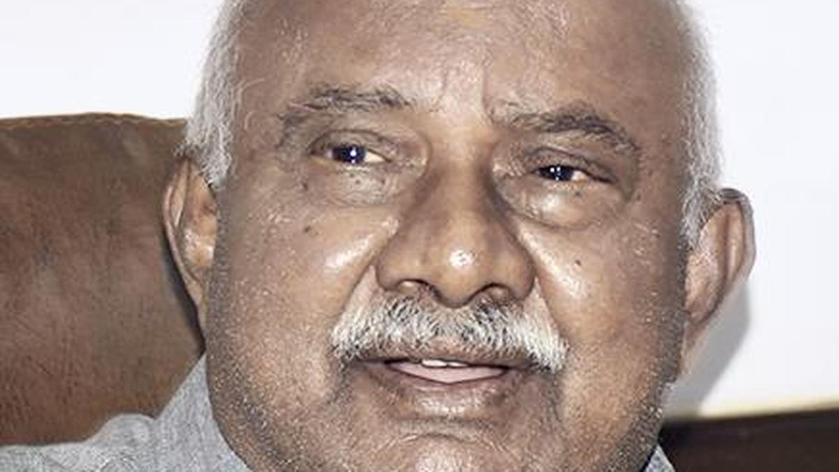 Vishwanath raises objection to govt. revoking DGP Ramachandra Rao’s suspension