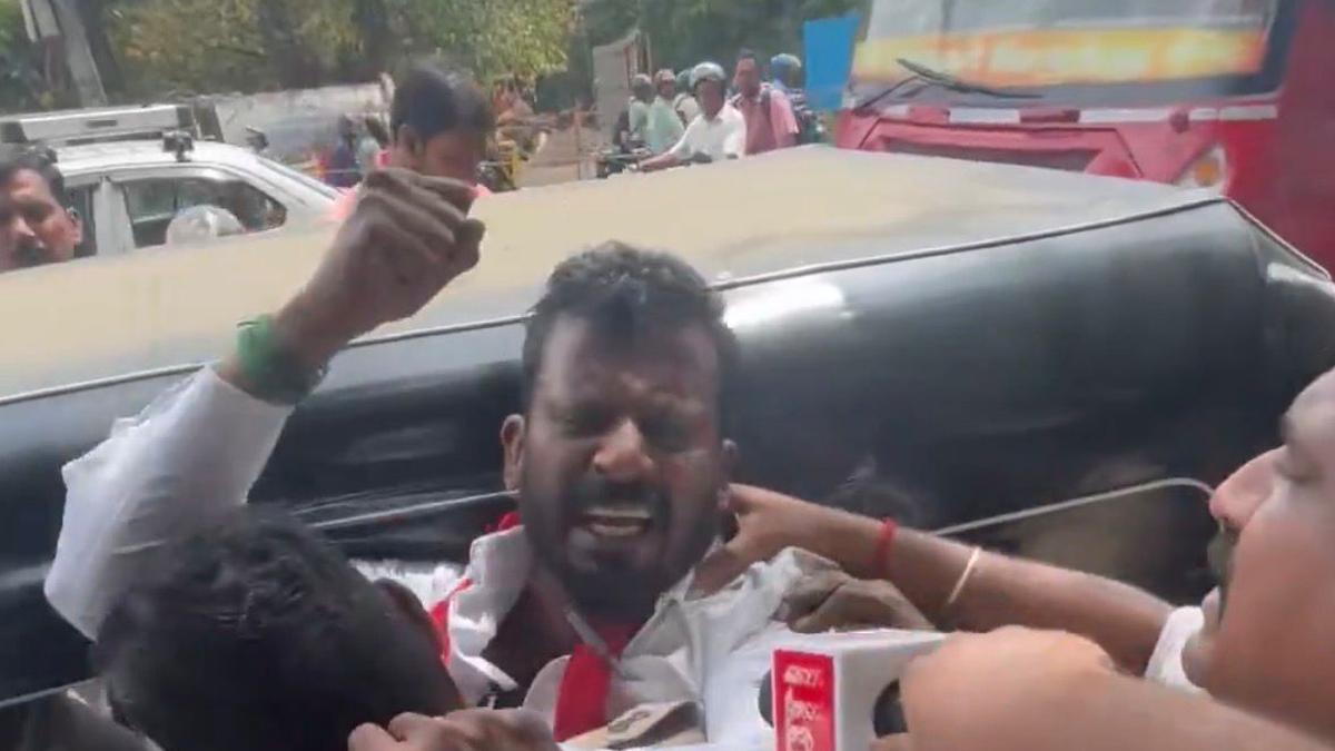 Tamil Nadu government formation: Lone TVK cadre stages protest outside Lok Bhavan