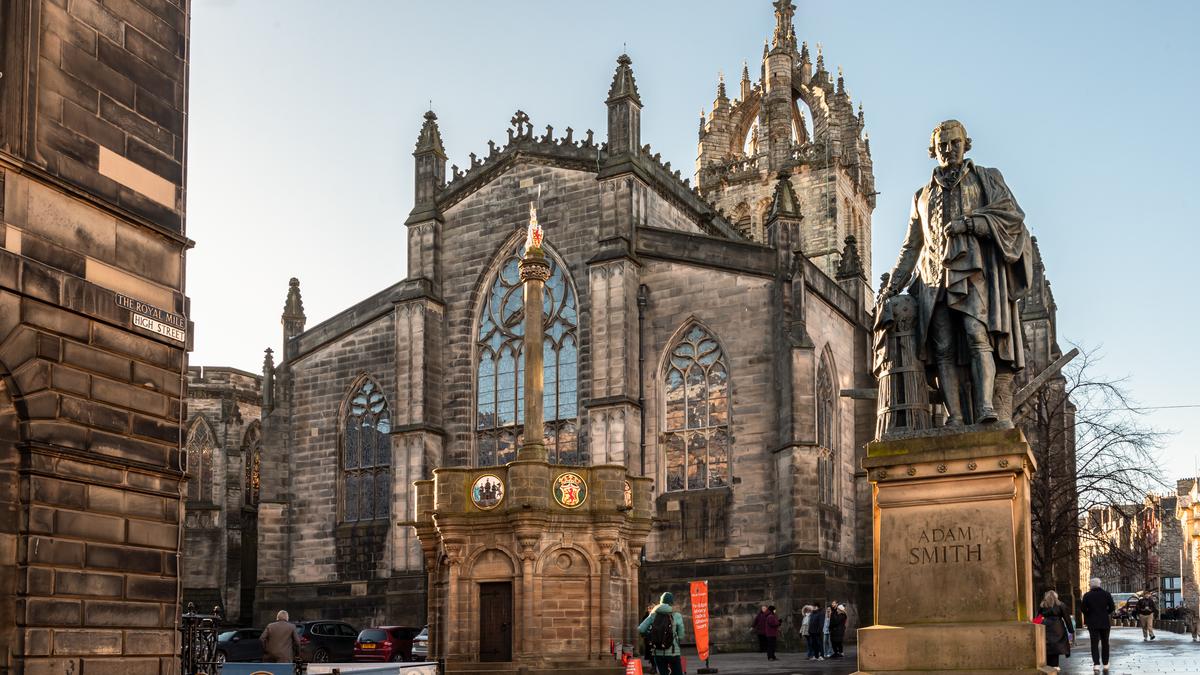Das Adam Smith Problem: rethinking Smith’s moral and economic worlds